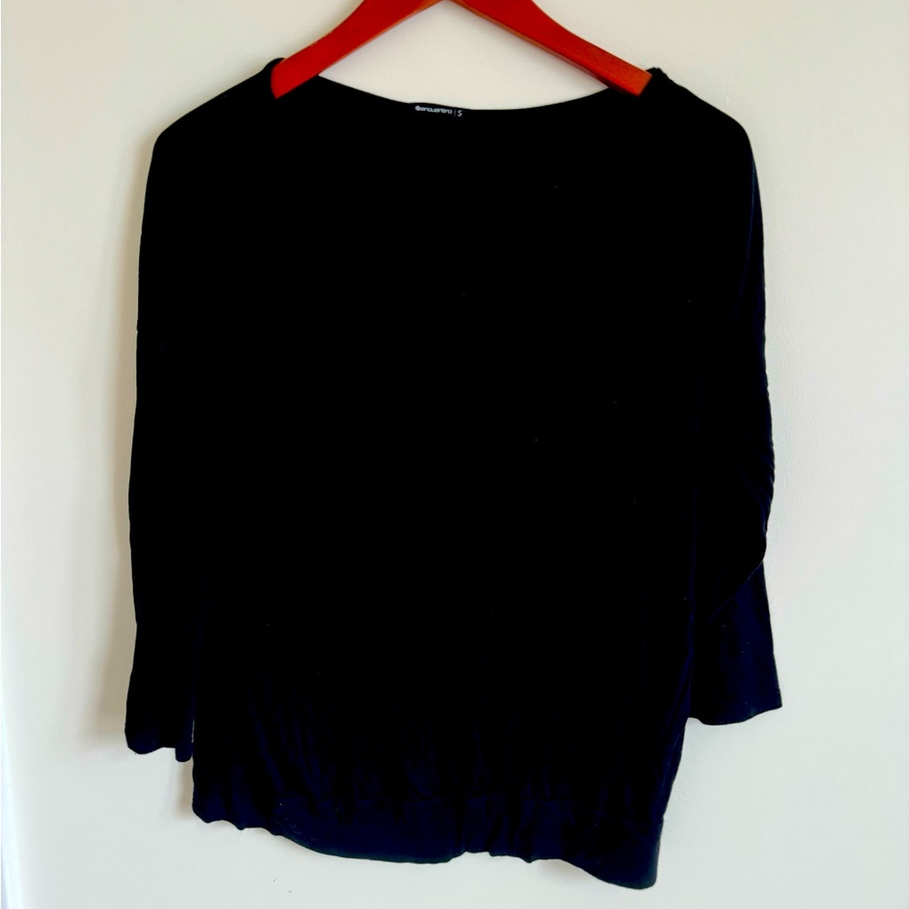 Black long sleeve basic tee